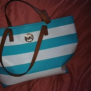 Micheal Kors purse